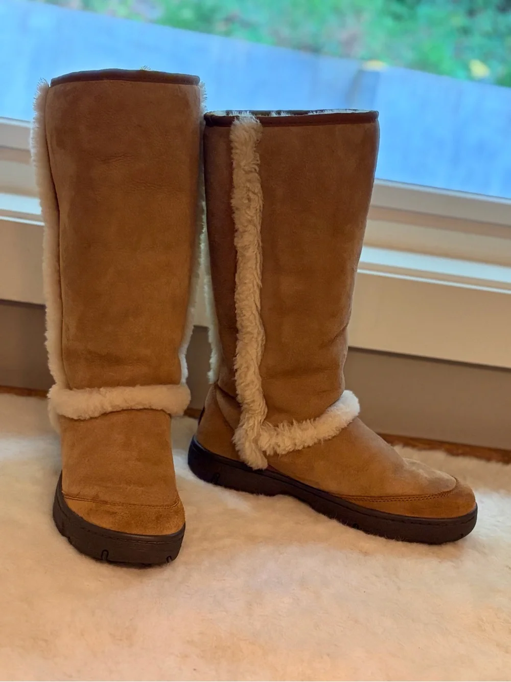 Rare size! Women’s Tall Sunburst UGG Boot